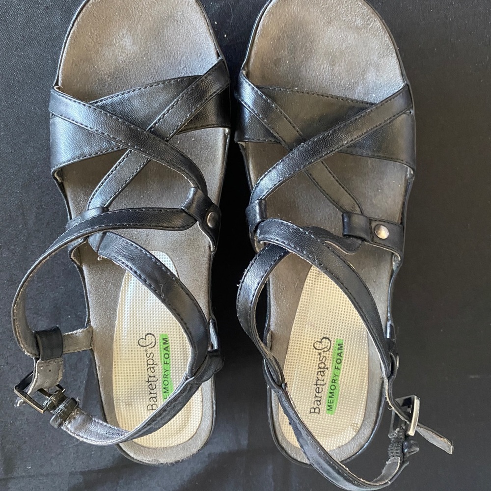 Bare Traps Lotti Platform sandals
